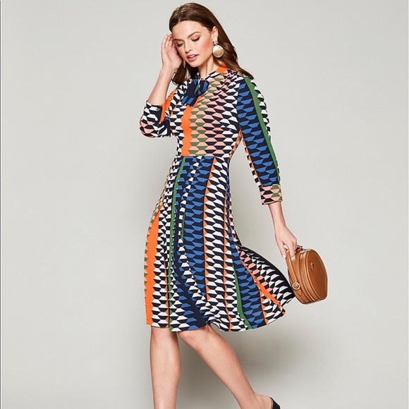 Donna Morgan Dresses & Skirts - Tie Neck Geometric Print Crepe Pleated Skirt